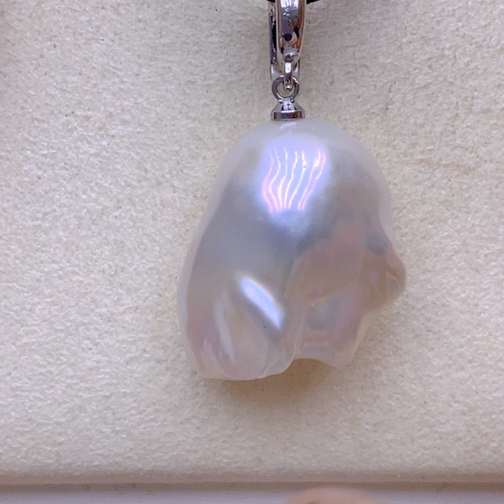 淡水珍珠吊坠(赠链)未镶嵌