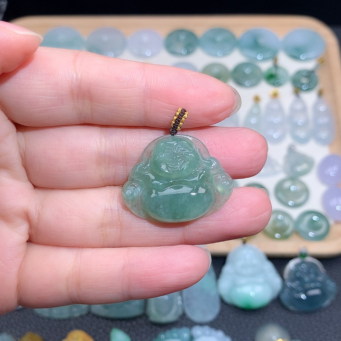 翡翠颈饰未镶嵌吊坠