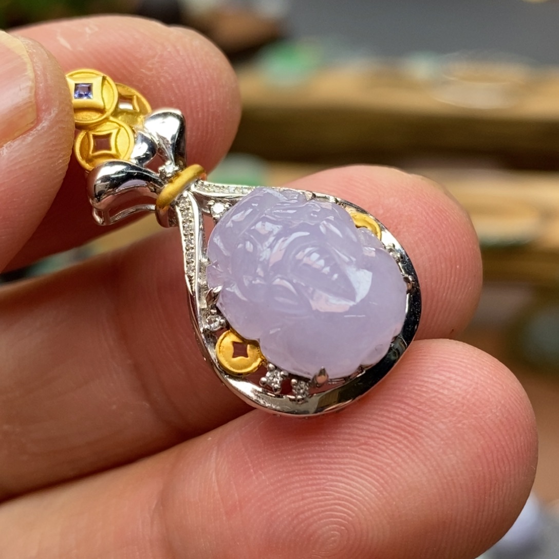 翡翠颈饰18K金镶嵌挂件