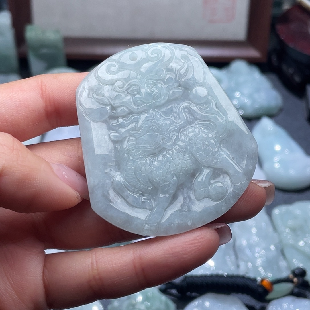 翡翠未镶嵌颈饰翡翠