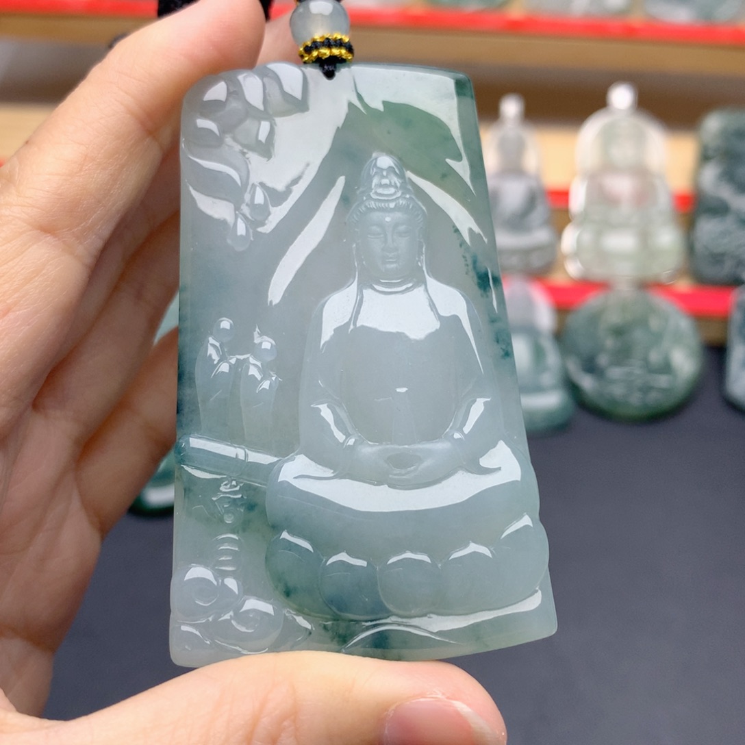 翡翠未镶嵌颈饰素衣