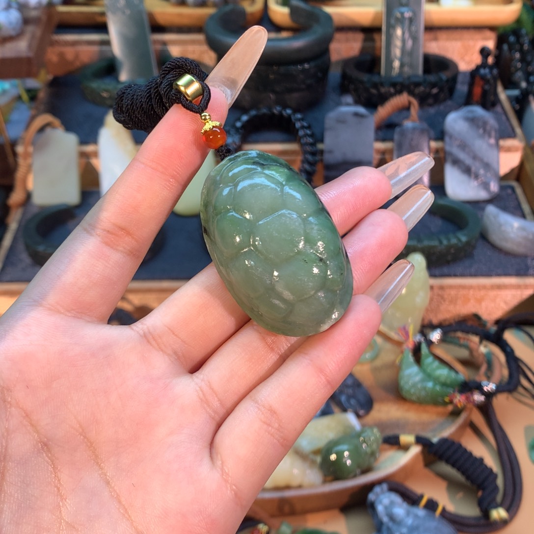 和田玉（糖玉）未镶嵌挂件