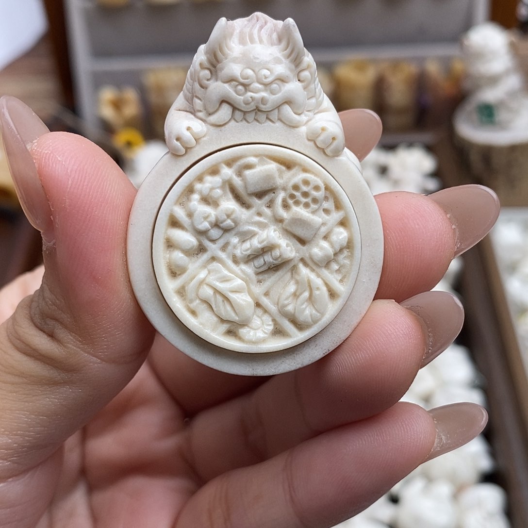 鹿骨把件c33锅贴