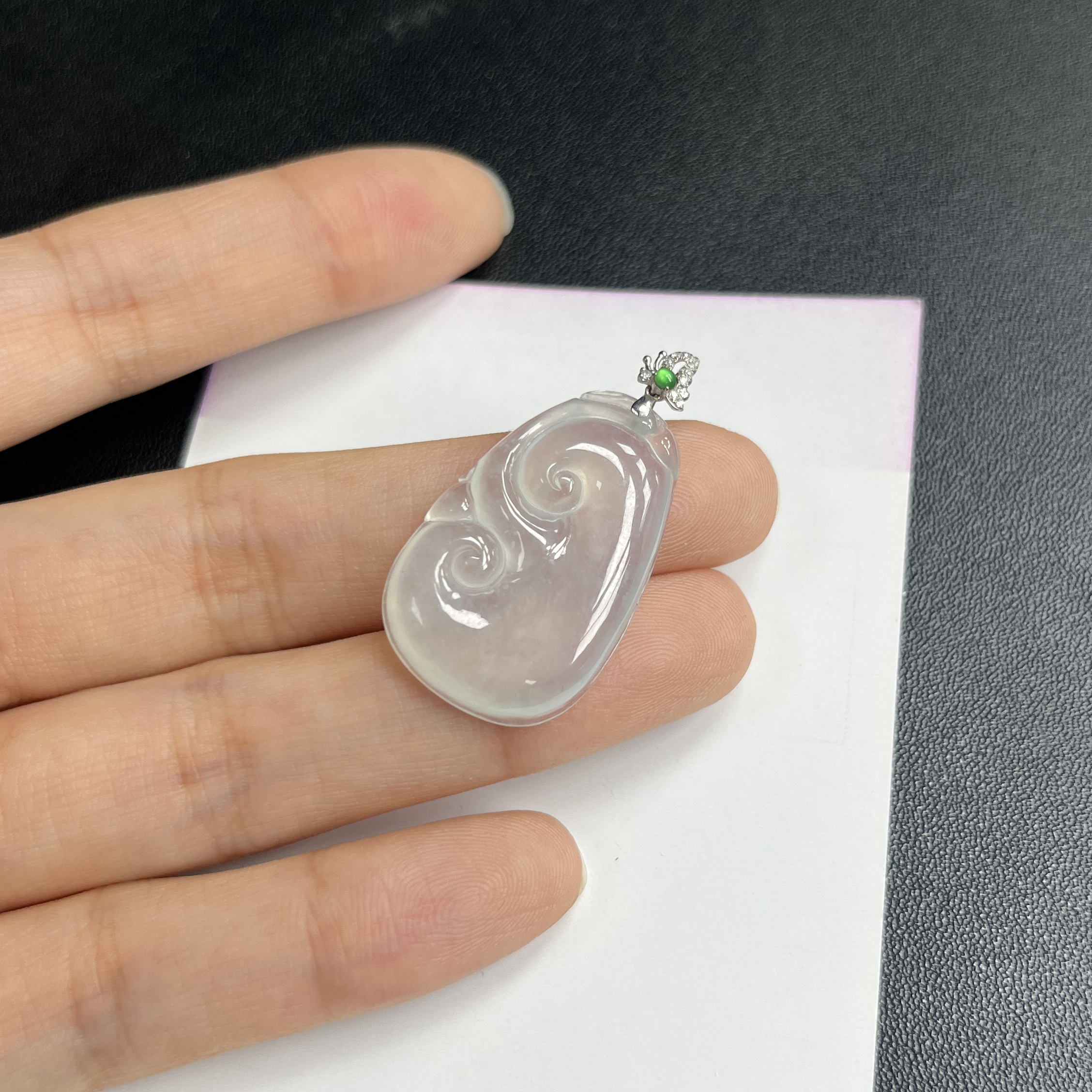 于于珠宝-天然A货缅甸翡翠冰种白冰如意玉石吊坠29×18.5×4.2mm