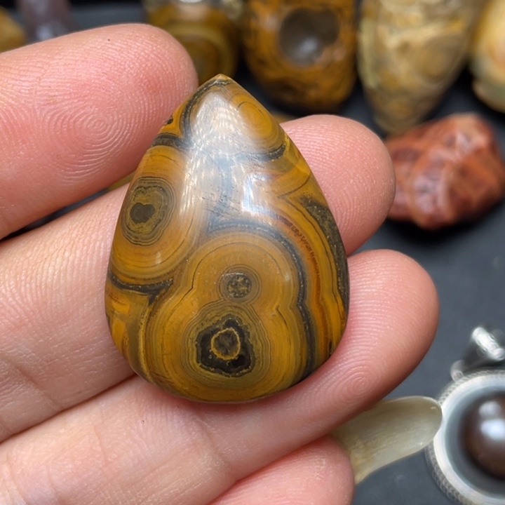 石材付*纯天然原石奇石667