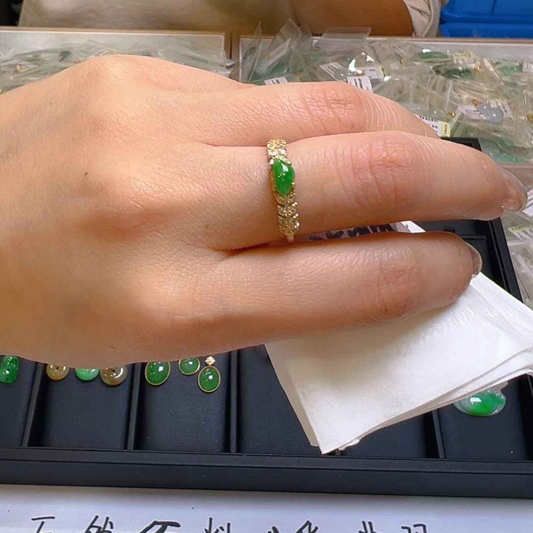 翡翠颈饰银S925镶嵌翡翠