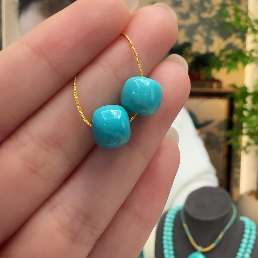 绿松石未镶嵌颈饰