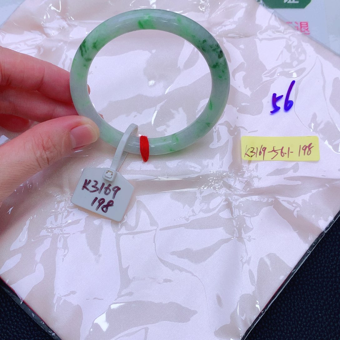 未镶嵌手镯翡翠缅甸翡翠手镯