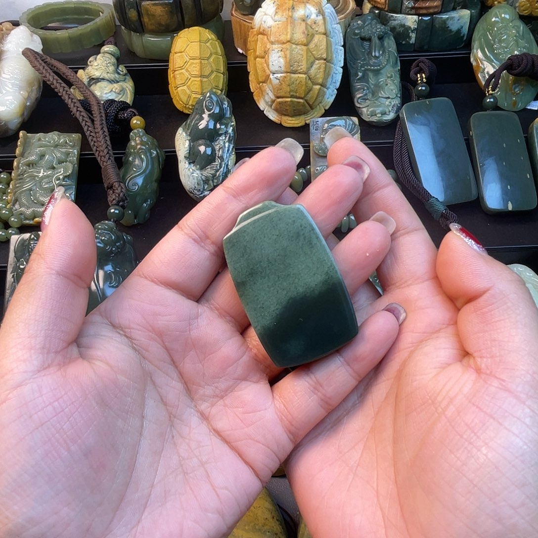 程***克透闪石质玉未镶嵌手链