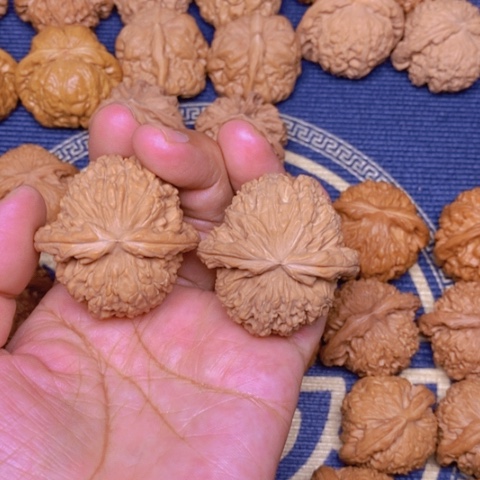 【闪购商品】文玩核桃吊坠一**雨白狮子44