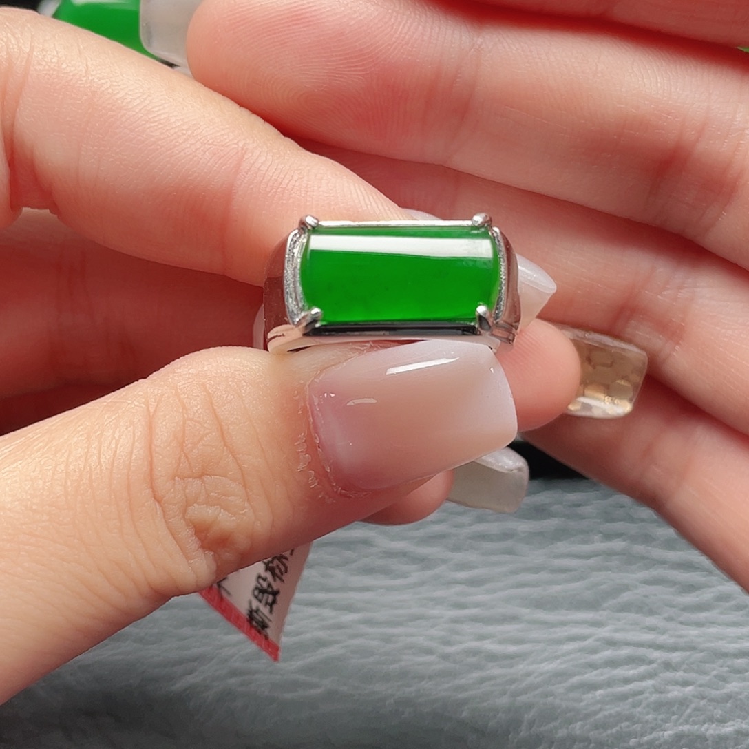 东***龙翡翠银S925镶嵌戒指没有运费险4056