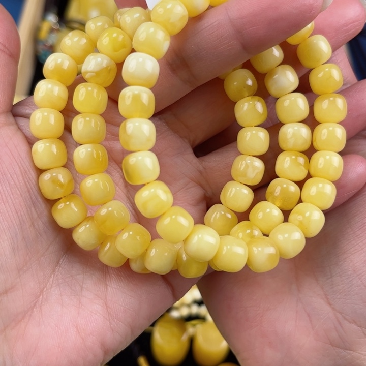 琥珀珠宝奇石未镶嵌琥珀，多样性发其一