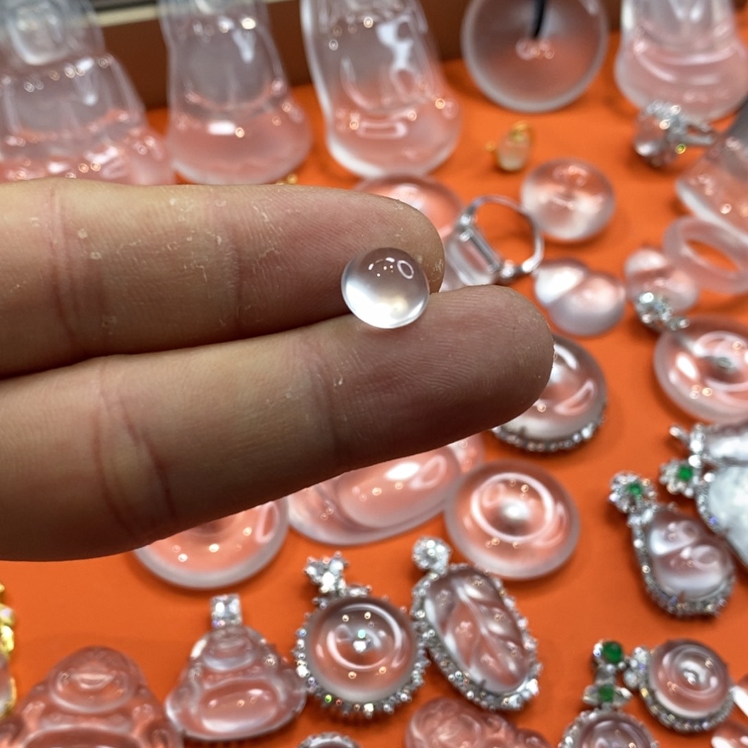 石英质玉吊坠未镶嵌