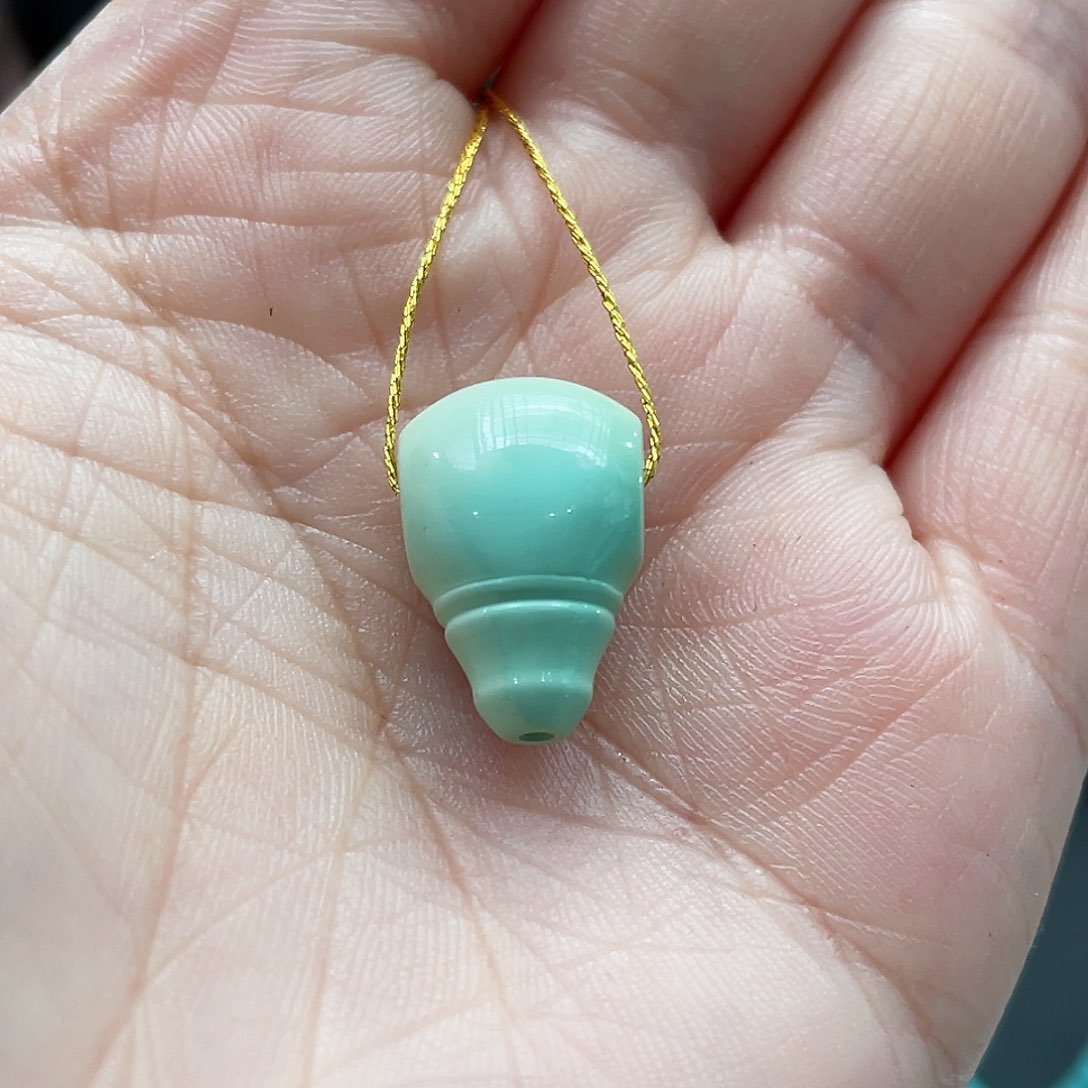 绿松石颈饰未镶嵌