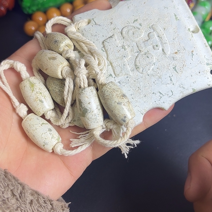 白玉菩提把件一个