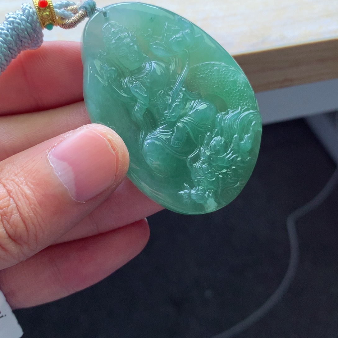 翡翠颈饰未镶嵌吊坠