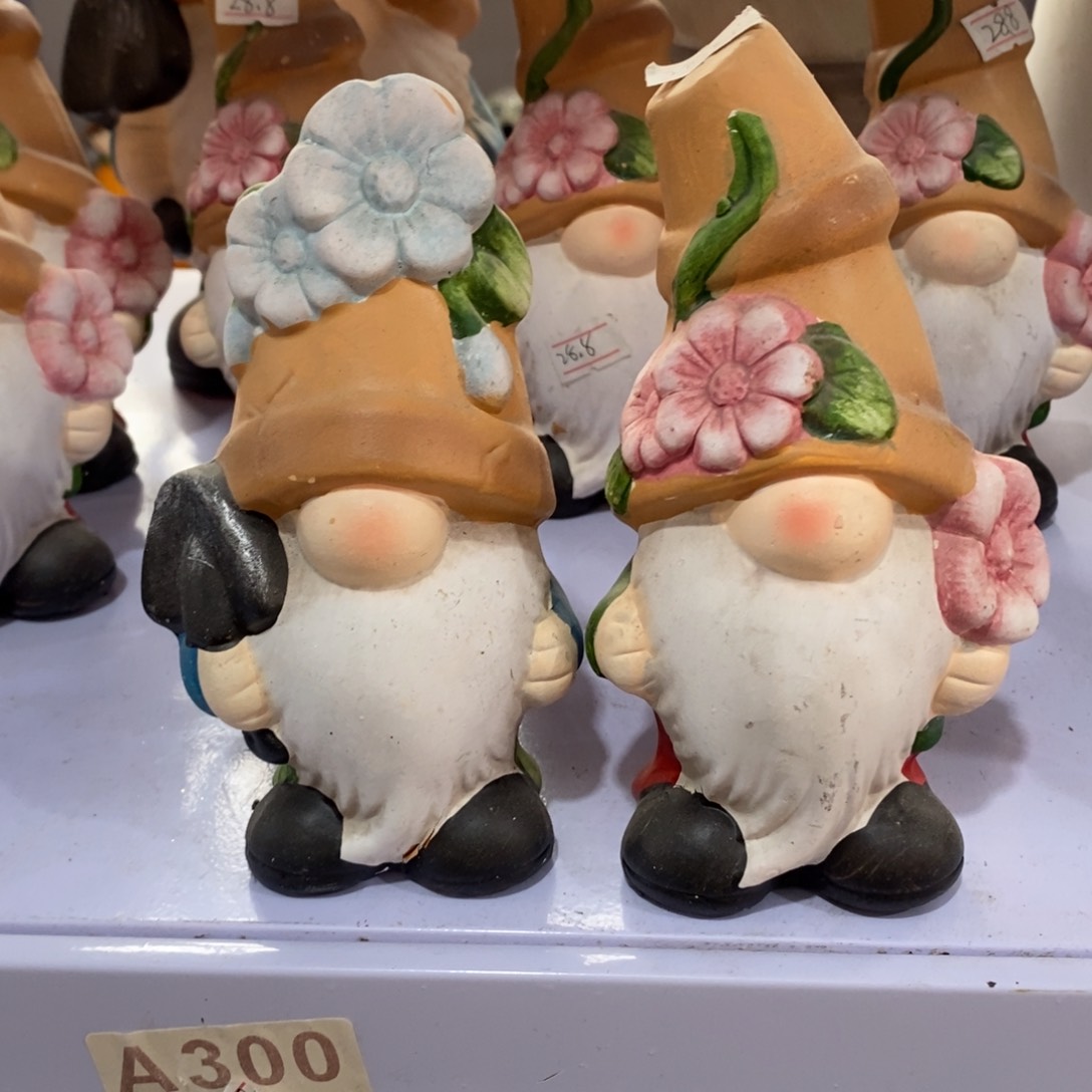 瓷片掉漆。不退不换看好再拍