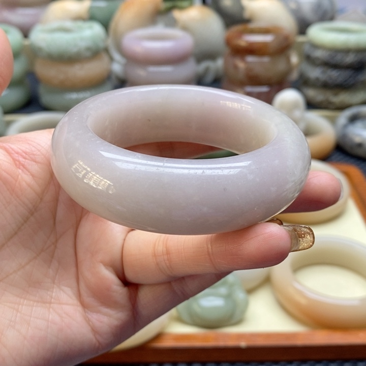 石英岩玉手镯未镶嵌