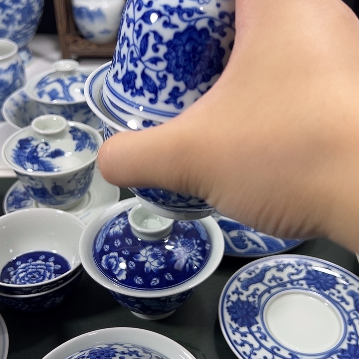 刘***一微瑕柴窑缠枝花卉三才➕杯