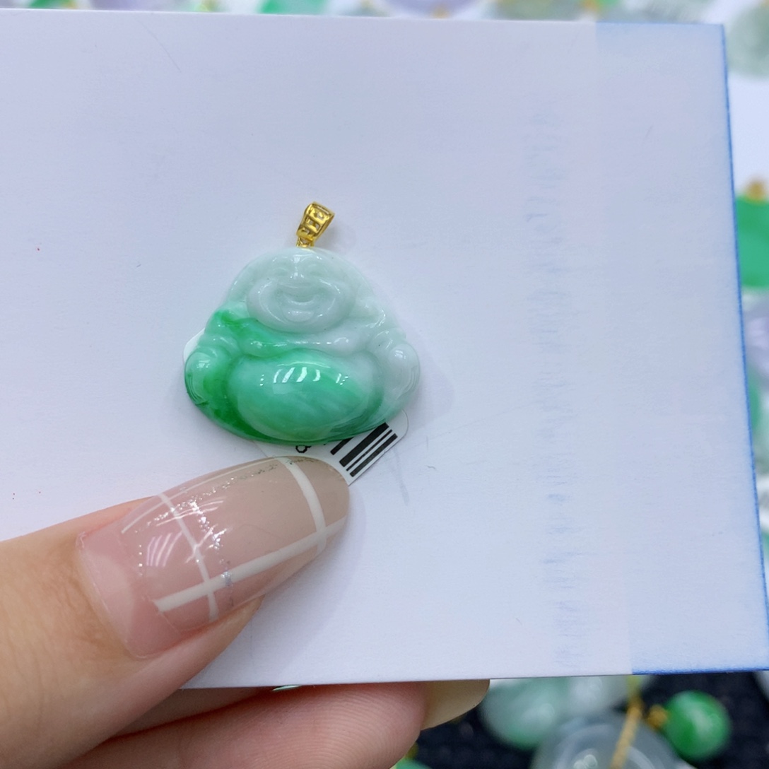 颈饰18K金镶嵌翡翠