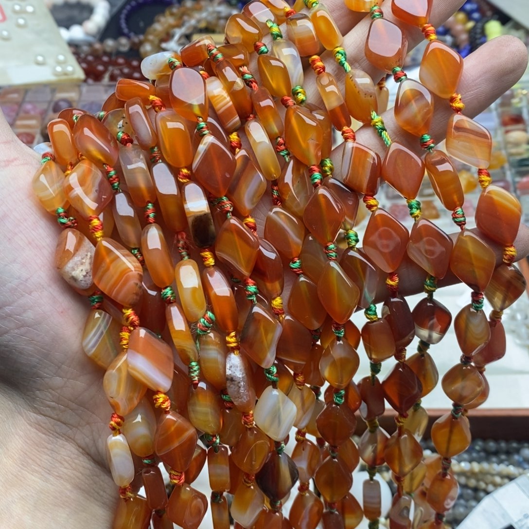 玛瑙/玉髓未镶嵌珠宝半成品一条18颗天然11×16红玛瑙菱形A44