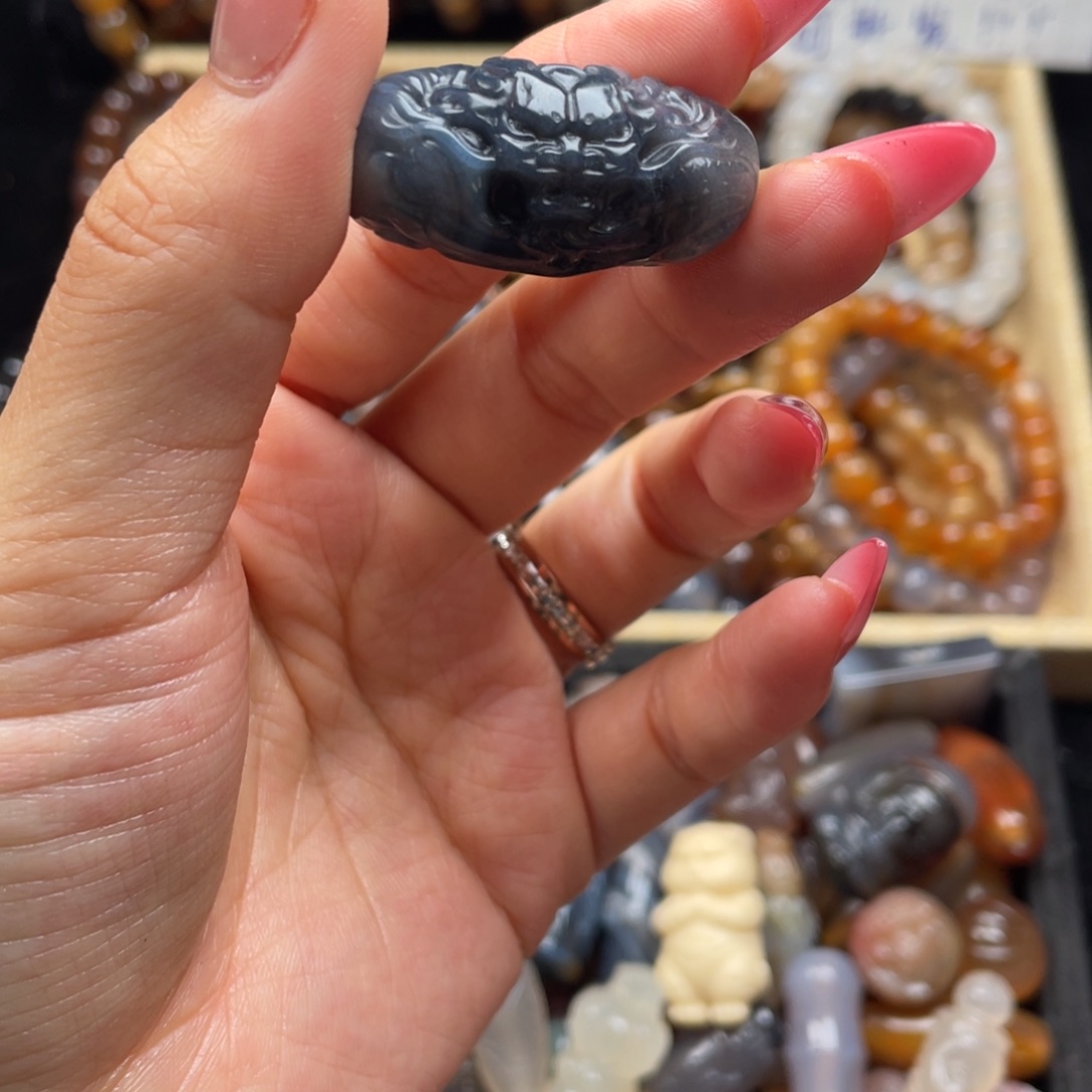 玛瑙/玉髓未镶嵌珠宝奇石