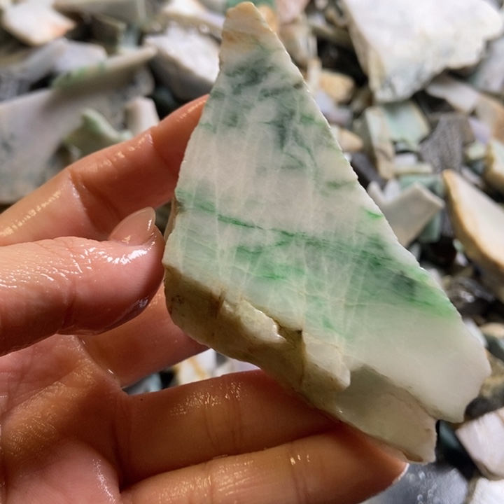 翡翠颈饰未镶嵌天然翡翠