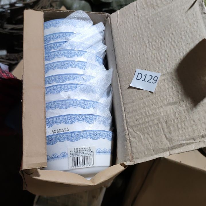 摆件盘子碗茶壶啥都有