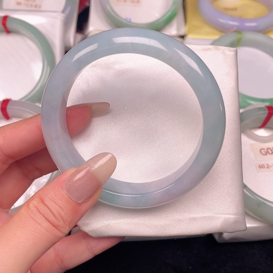 翡翠未镶嵌手镯050