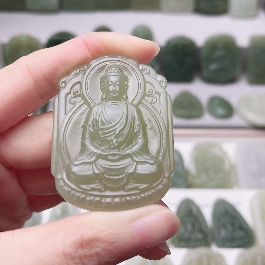 大***华和田玉未镶嵌颈饰