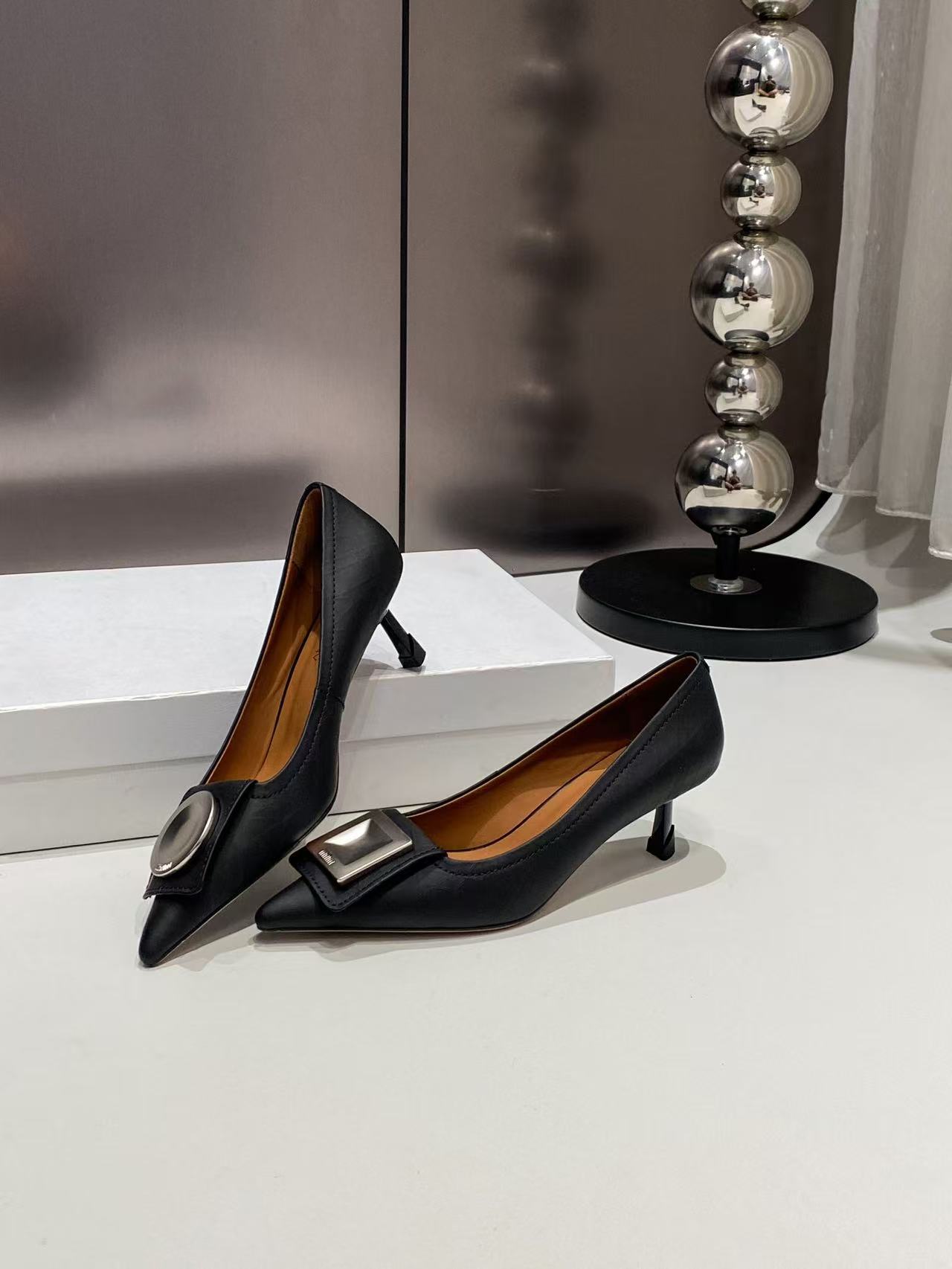 【聚新汇】1760-16早春款新款百搭真皮鞋平底一脚蹬浅口单鞋