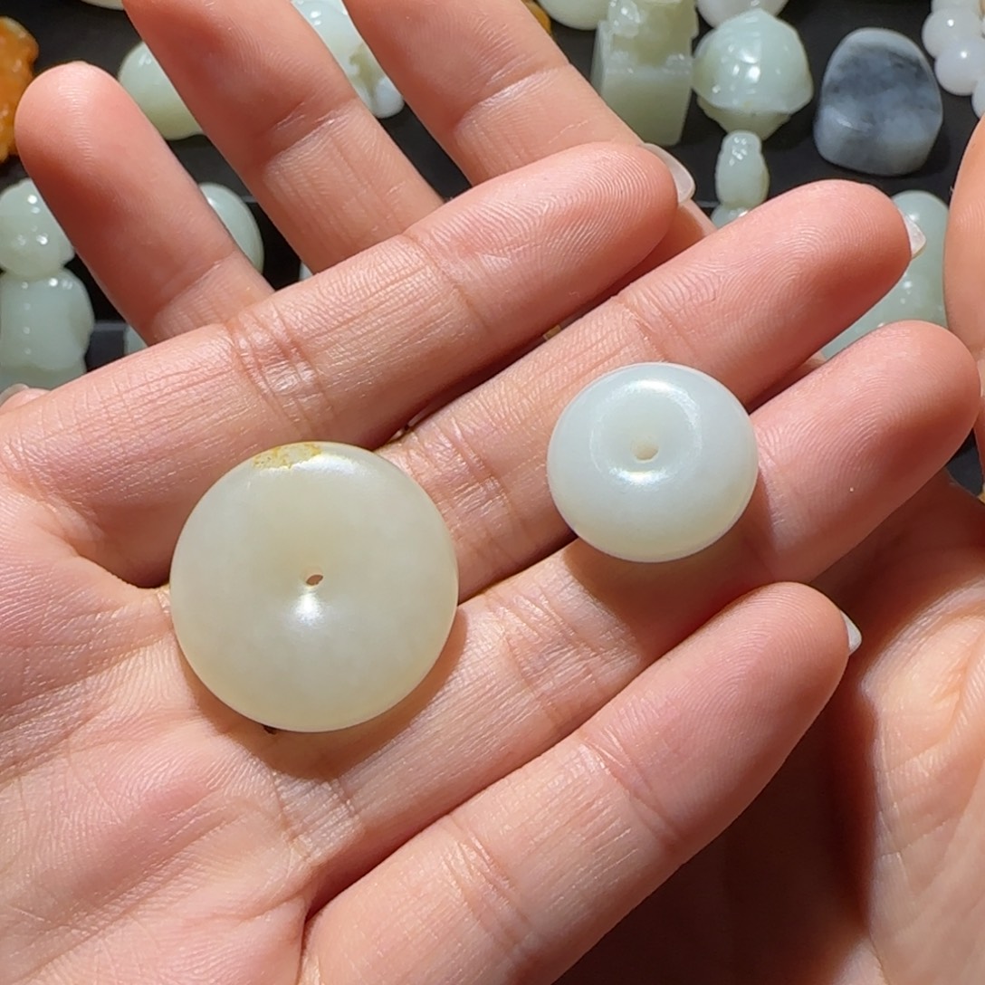 纸***だ颈饰未镶嵌和田玉