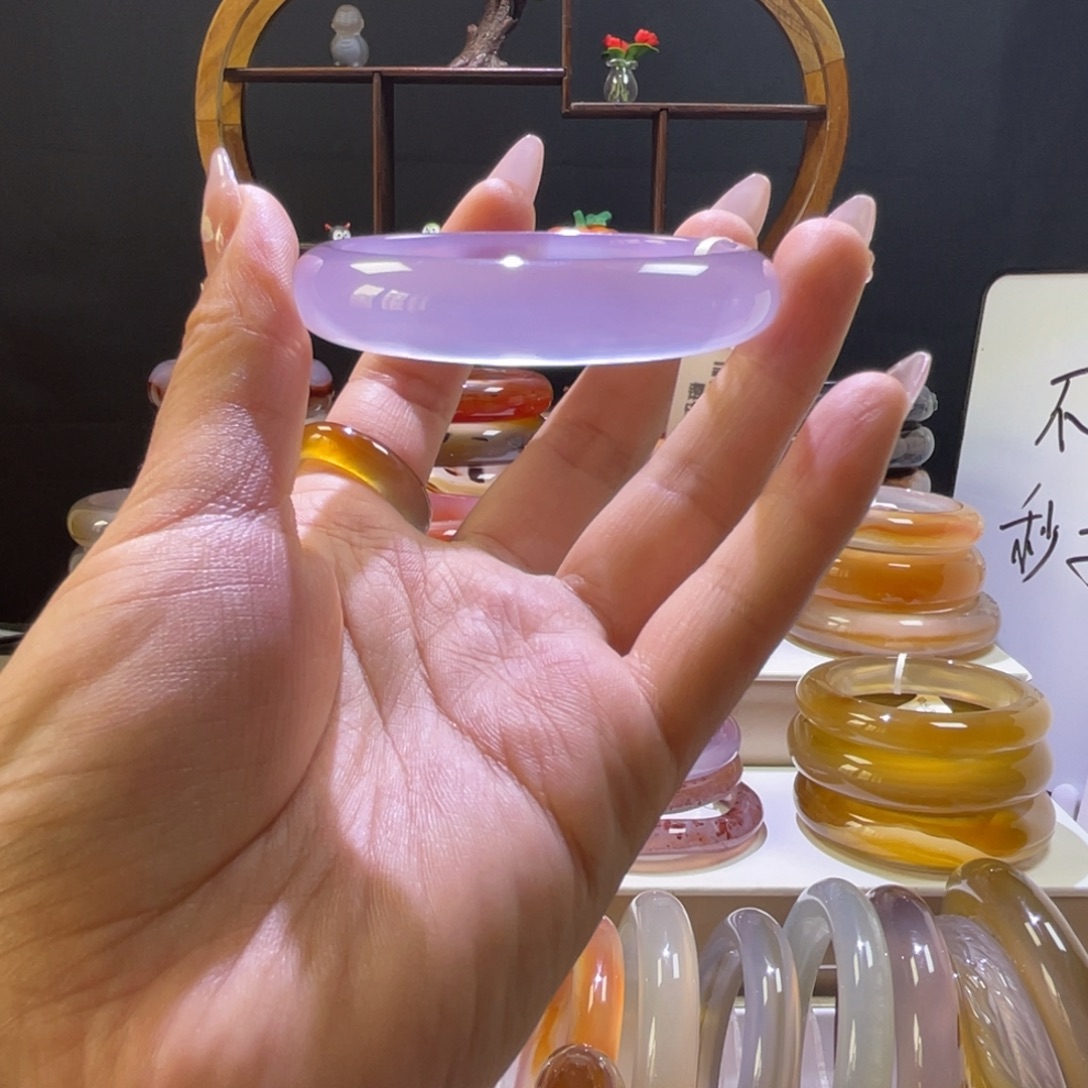 雨***.玛瑙/玉髓手镯未镶嵌
