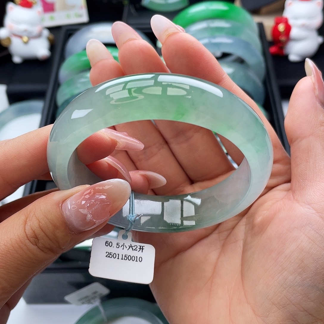 翡翠手镯未镶嵌60冰胶飘绿，截图询价