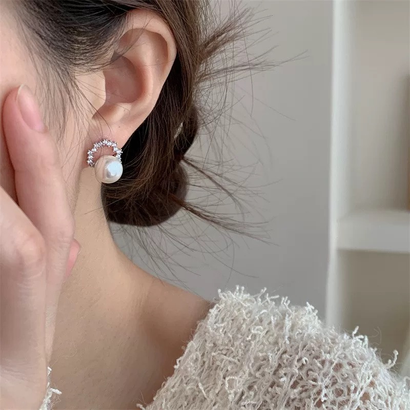 铜合金耳饰 气质珠珠耳钉法式耳环女轻奢高级感耳饰K1420