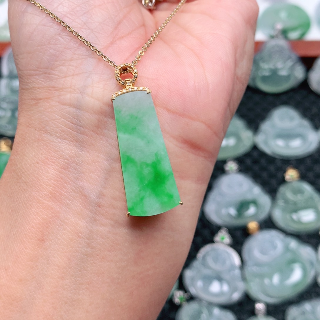 翡翠吊坠(不含链)18K金镶嵌