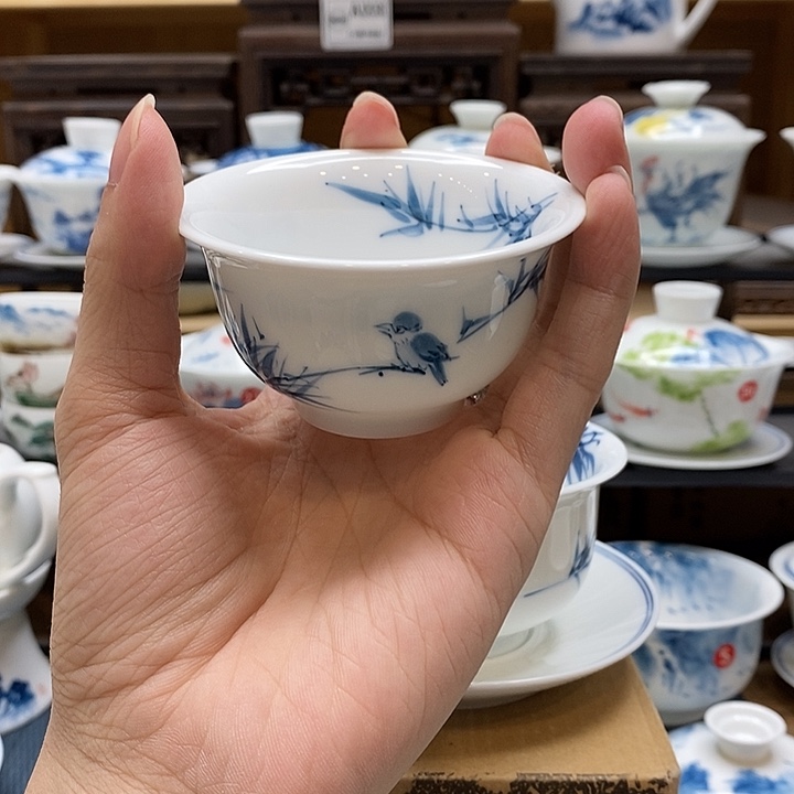 手绘永乐杯竹雀图85cc釉下彩微瑕福利款