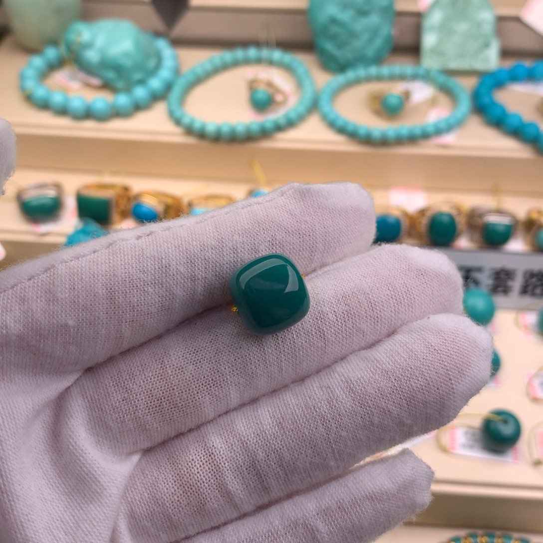 绿松石珠宝奇石未镶嵌13*12mm