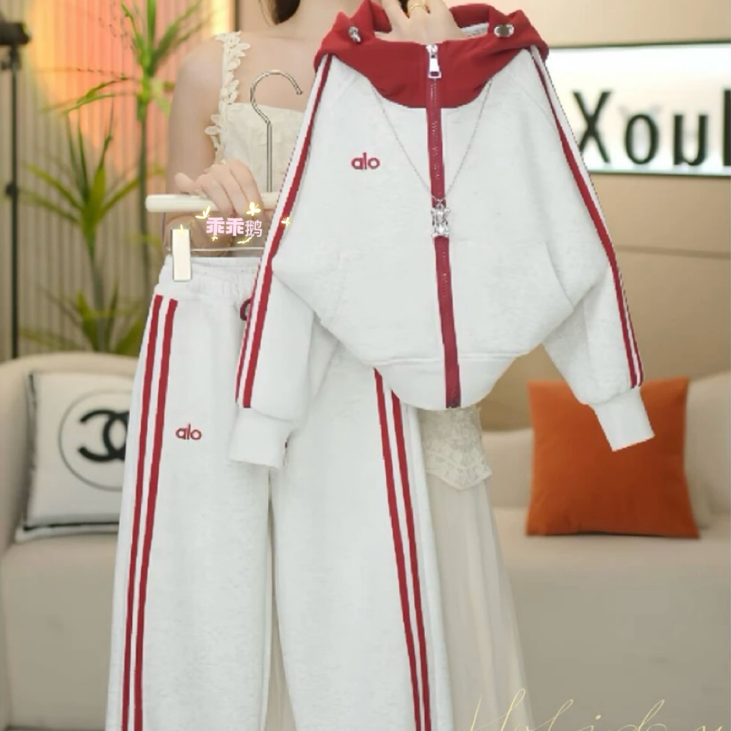 女童运动服套装2025秋季新款女宝宝洋气立领宽松休闲上衣条纹裤子