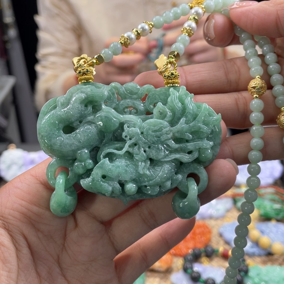 翡翠颈饰未镶嵌代编织