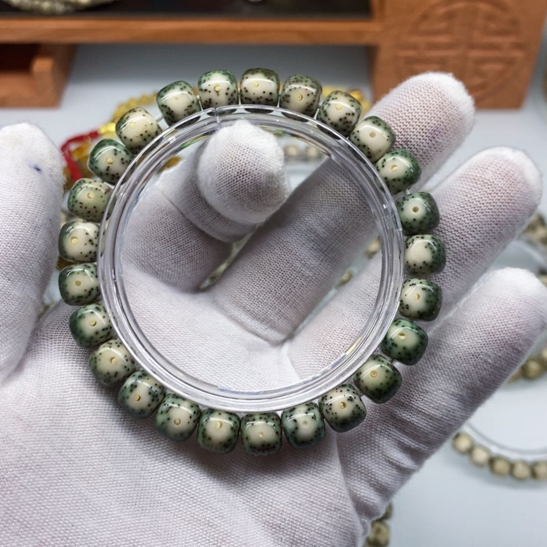 星月菩提吊坠“***?系边个月