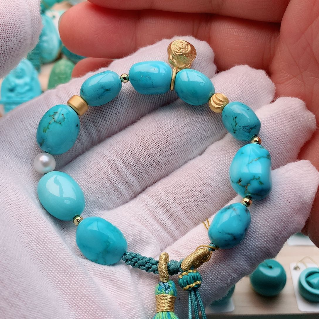 绿松石颈饰未镶嵌