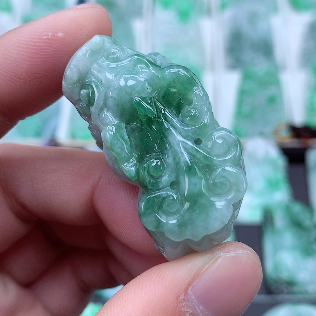 翡翠颈饰未镶嵌翡翠吊坠