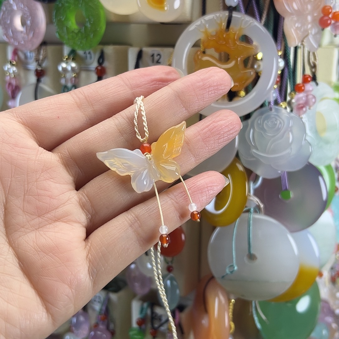 李***妍玛瑙/玉髓未镶嵌颈饰