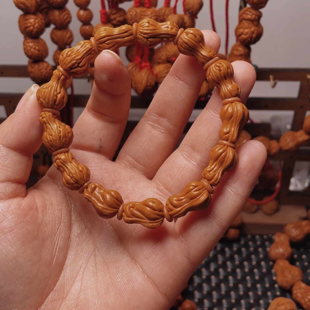 木质类龙纹桃枭手串
