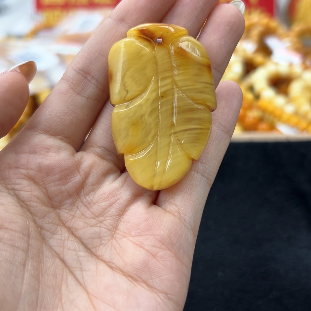 琥珀珠宝奇石未镶嵌