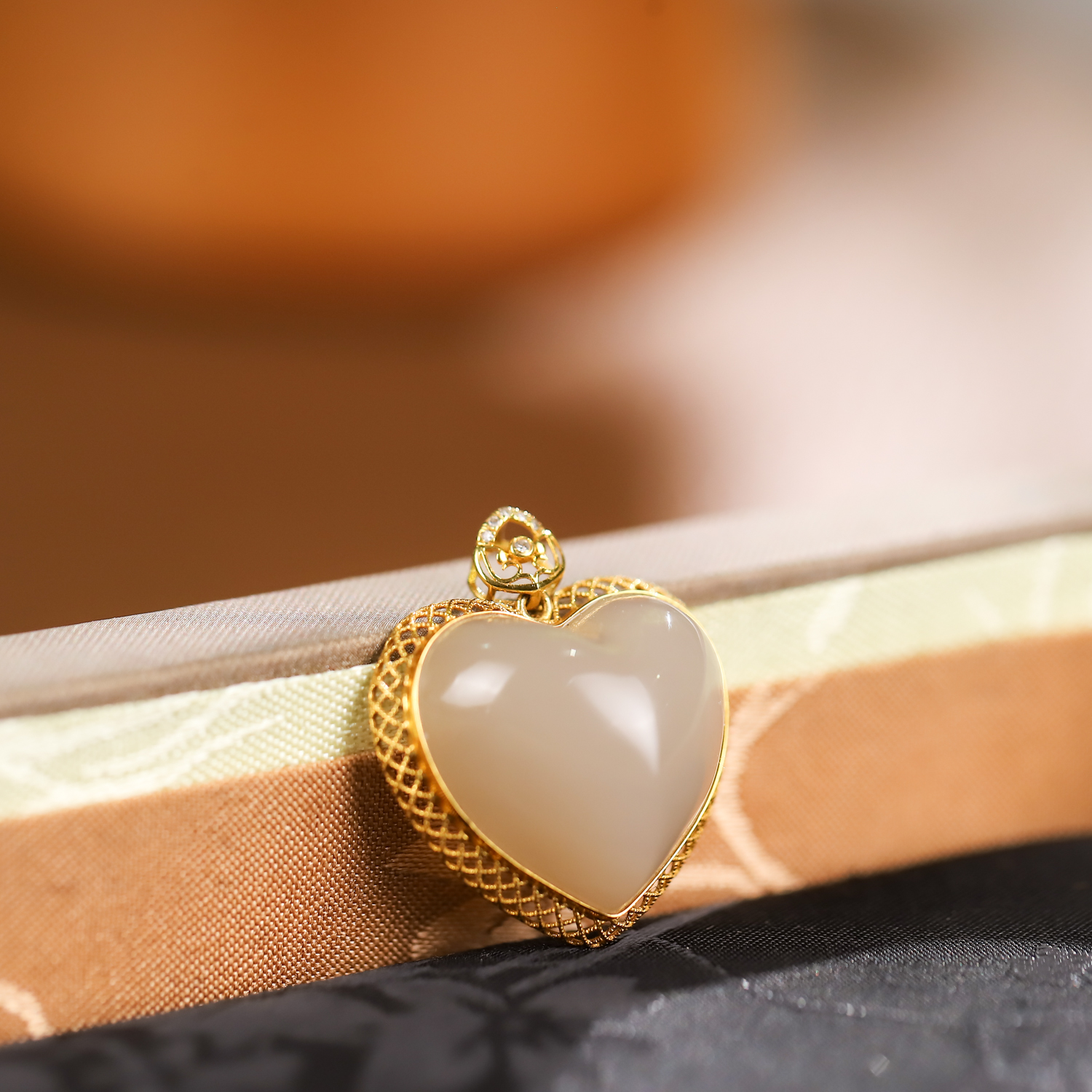 【爱心】藕粉和田玉爱心吊坠·18K金吊坠·dz212310