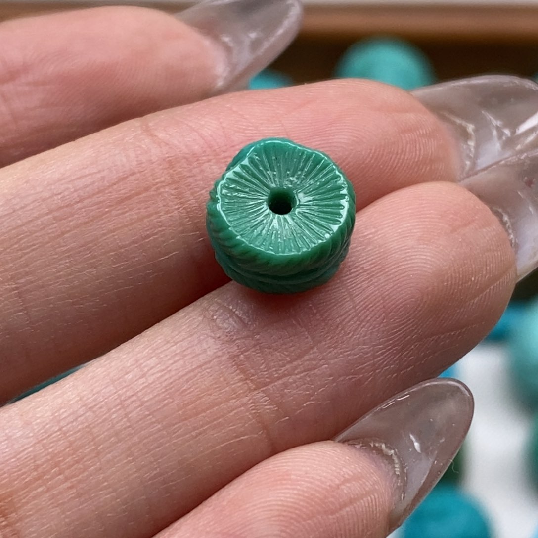 绿松石颈饰未镶嵌