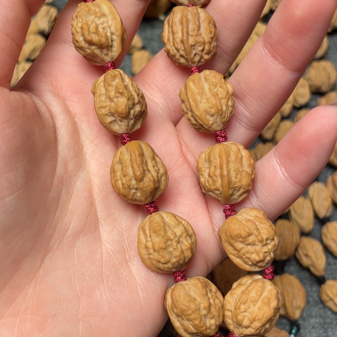 郁***闷吊坠文玩核桃蛤蟆