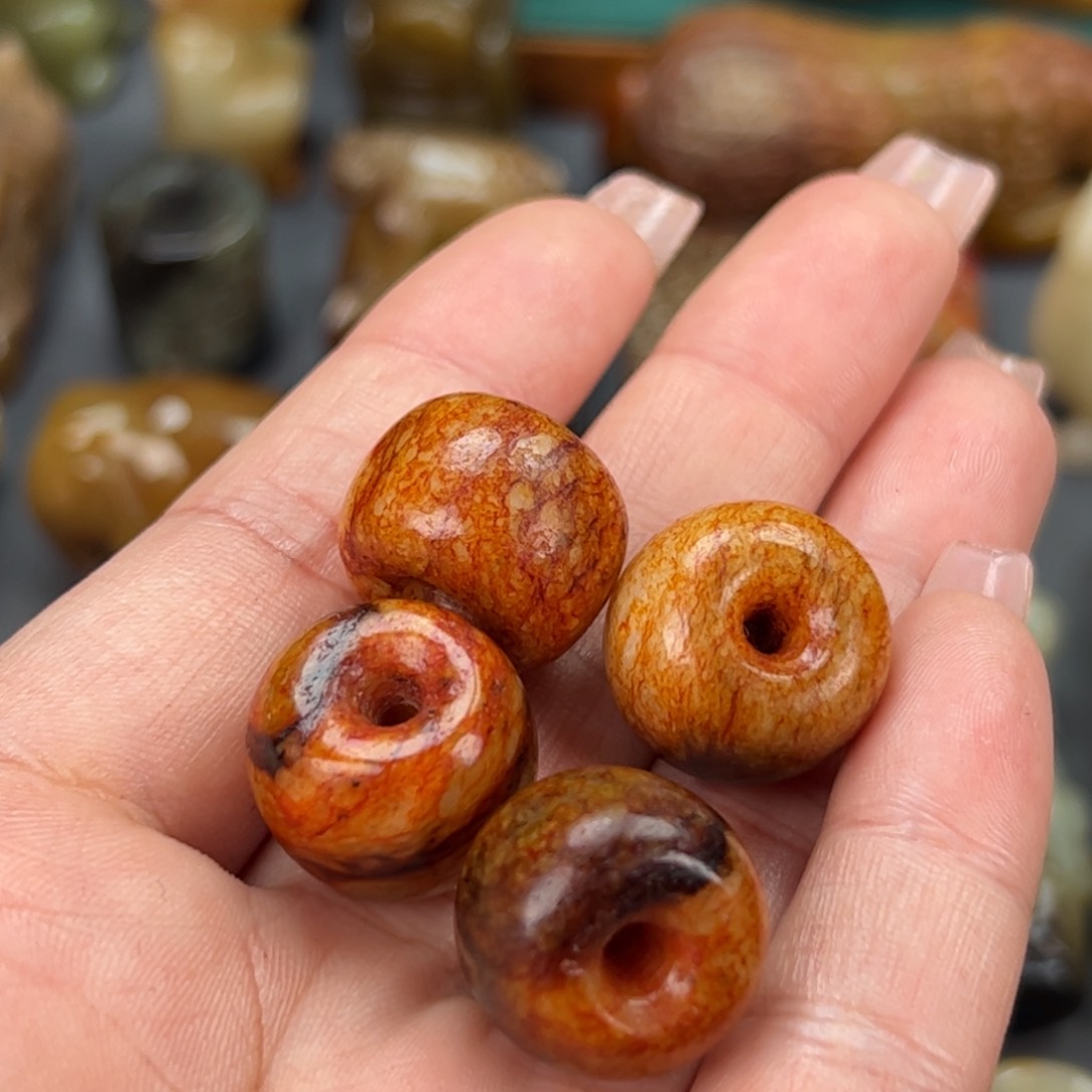 和田玉（糖玉）颈饰未镶嵌